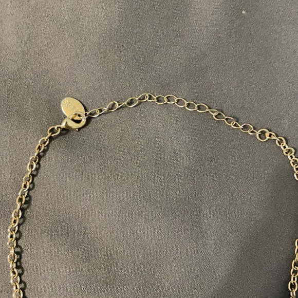 🛍️5 for $20🛍️ Flower Necklace - Picture 3 of 4